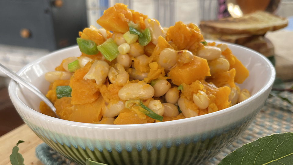 Butternut Squash and Cannellini Beans (Zucca con Fagioli Cannellini)